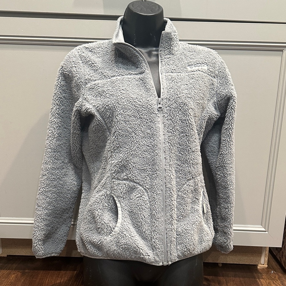 Magellan Outdoors Junior Girls Soft Fuzzy Gray Jacket - Picture 4 of 11